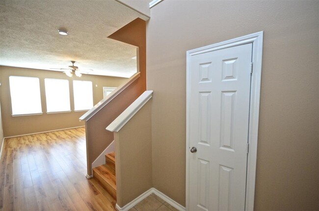 Building Photo - 5614 Redgrove Ln