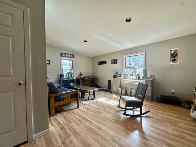 Building Photo - 68 Broadway