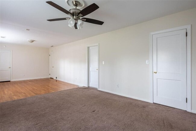 Building Photo - 1205 Spring Valley Ln NE
