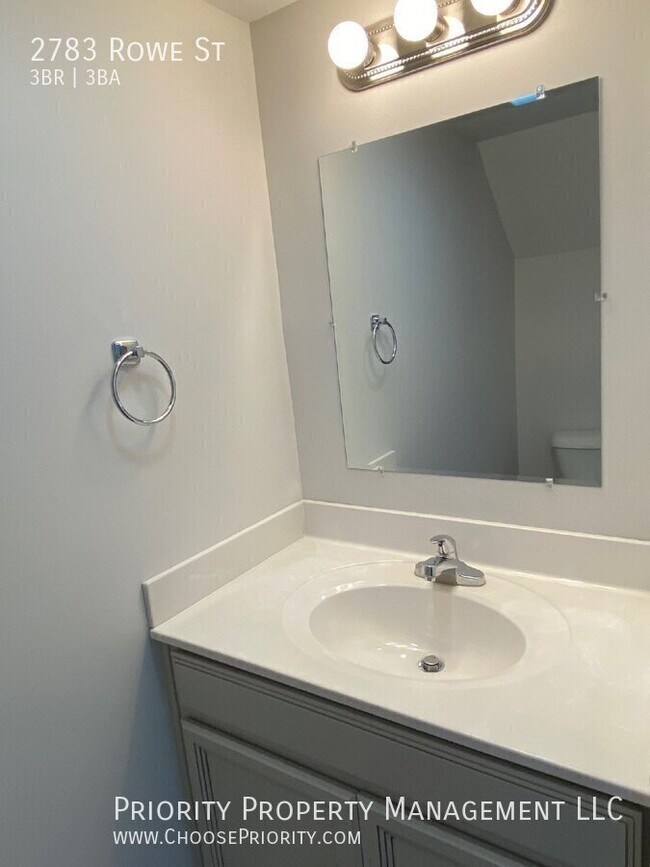 Building Photo - 2783 Rowe St