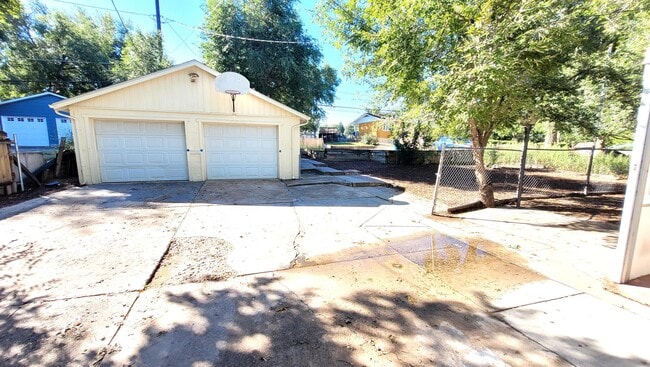 Building Photo - 1739 Palmer Park Blvd