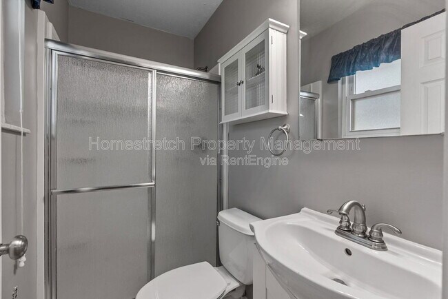 Building Photo - 33 Pershing Lake Dr