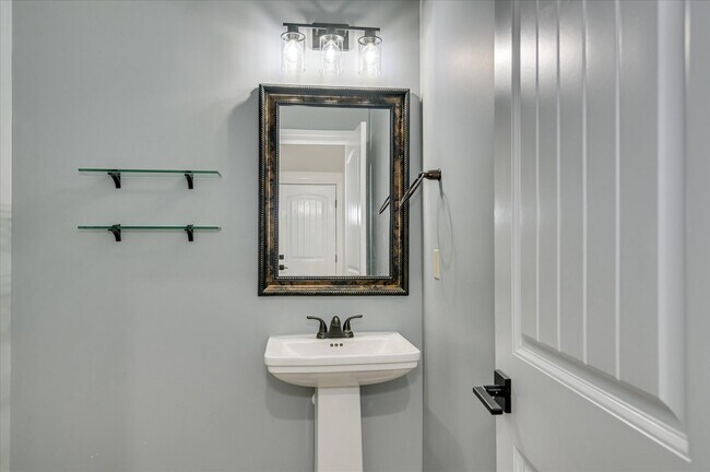 Building Photo - Home For Rent: 765 Mural Lake Ct Grovetown...