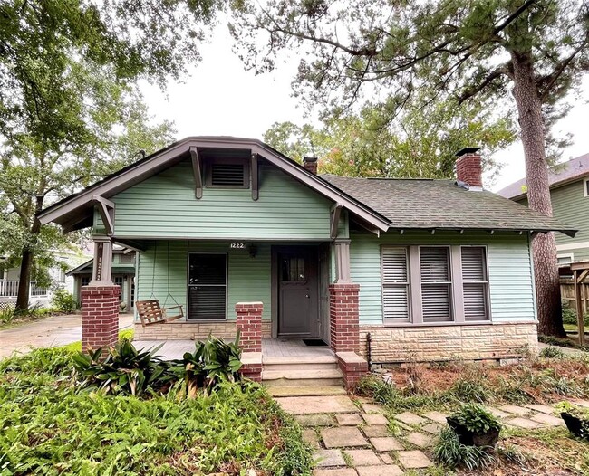 Primary Photo - 1222 W 25th St