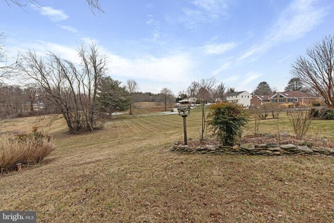 Building Photo - 2713 Wesleyan Dr