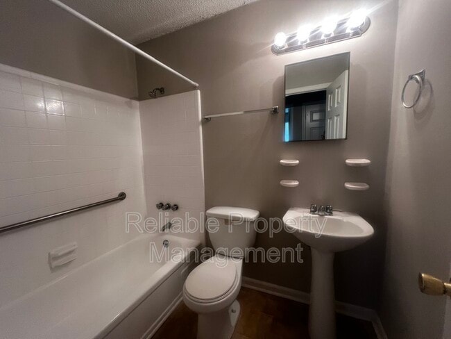 Building Photo - 511 Buck Branch Dr