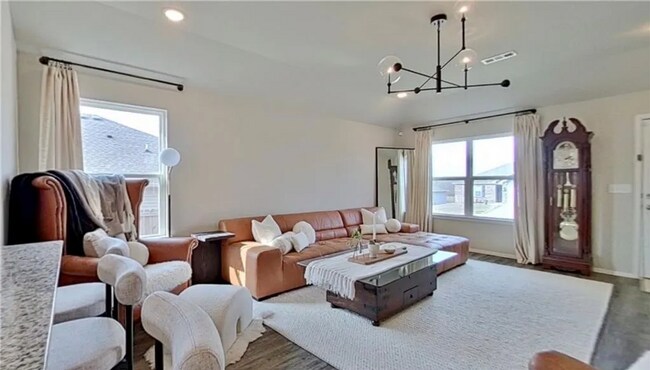 Building Photo - Stylish 3 Bed / 2 Bath with Open Layout & Backyard Retreat