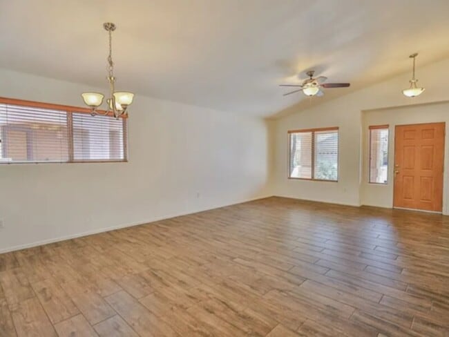 Building Photo - Spacious single story, 4 Bedroom / 2 Bath