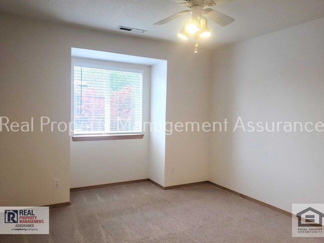 Building Photo - 470 SW 150th Ave