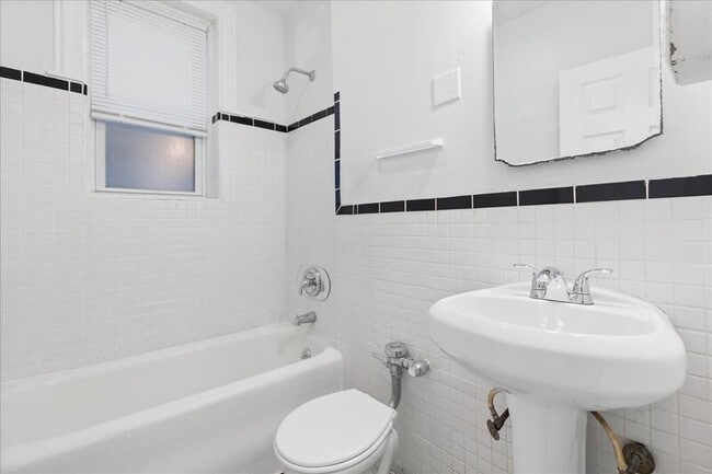 Building Photo - 37 S Iowa Ave