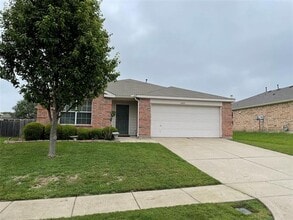 Building Photo - 4405 Hawk Ln