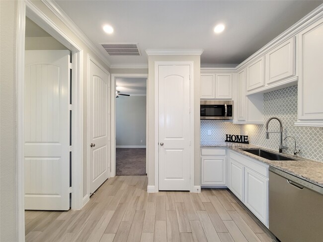 Building Photo - 18727 Evanhale Bend Dr
