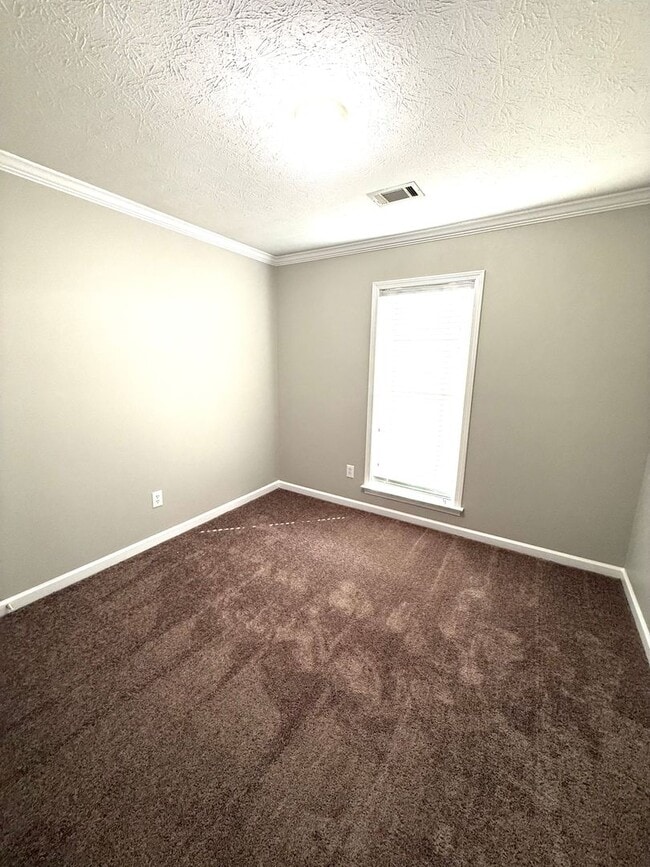 Building Photo - ** 3 bed 2 bath located in Thorington Trace ** Call 334-366-9198 to schedule a self tour