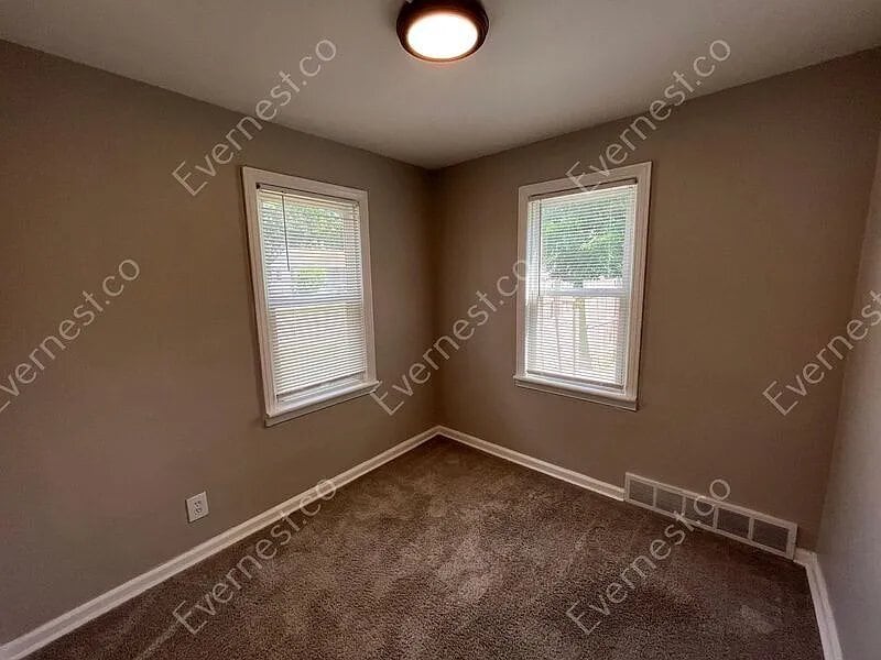 Building Photo - 23115 Powell Ave