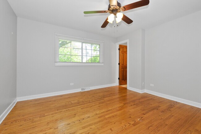 Building Photo - 433 Hackberry Rd