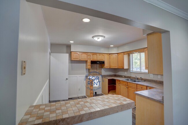 Building Photo - 3717 Larchmont St