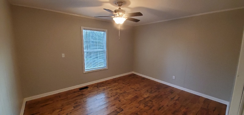 Building Photo - 210 Dogwood Cir