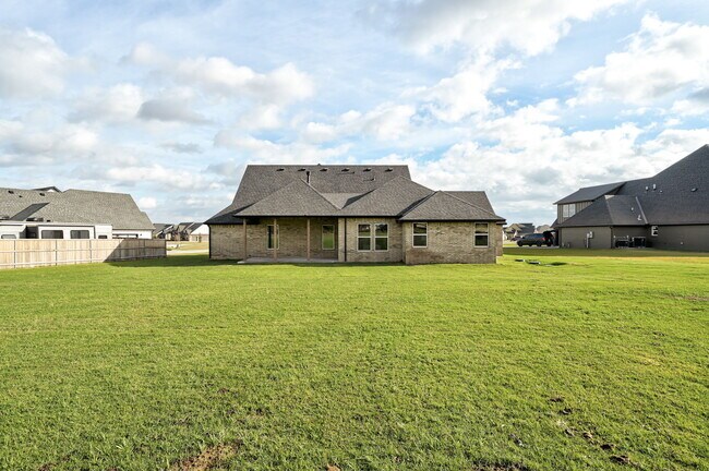 Building Photo - 2101 Dax Ln