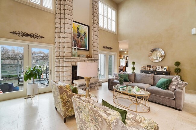 Building Photo - 6655 Traquair Pl