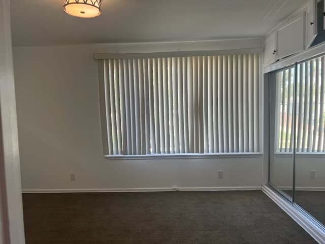 Building Photo - 5913 S Fairfax Ave