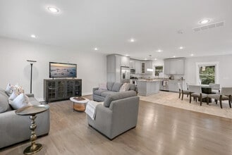 Building Photo - 4400 Weyburn Dr