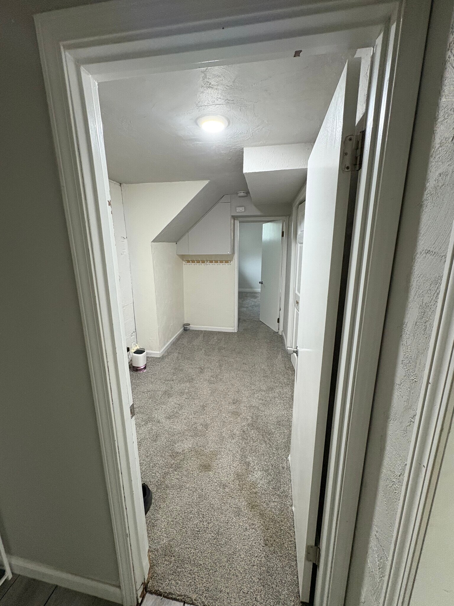 Walk-in Closet - 2005 Interurban Rd