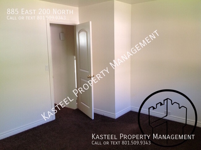 Building Photo - 885 E 200 N