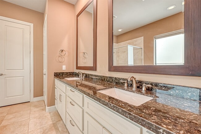 Building Photo - 5811 Kiam St