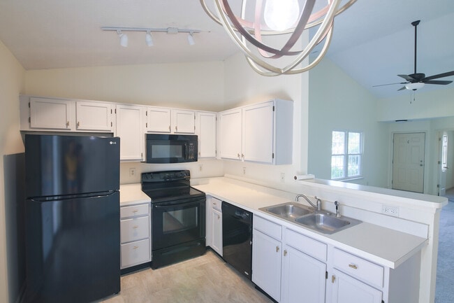 Building Photo - The Gardens North