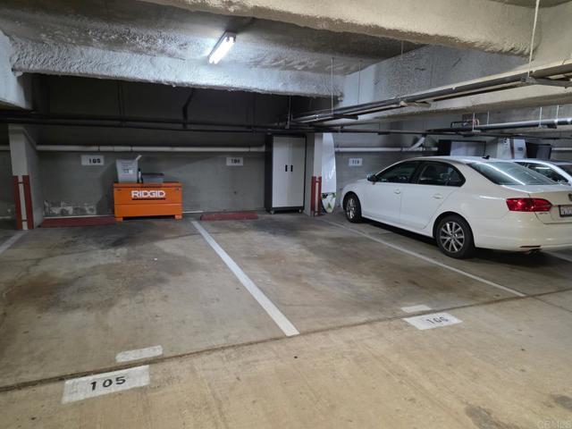 Building Photo - 860 Turquoise St