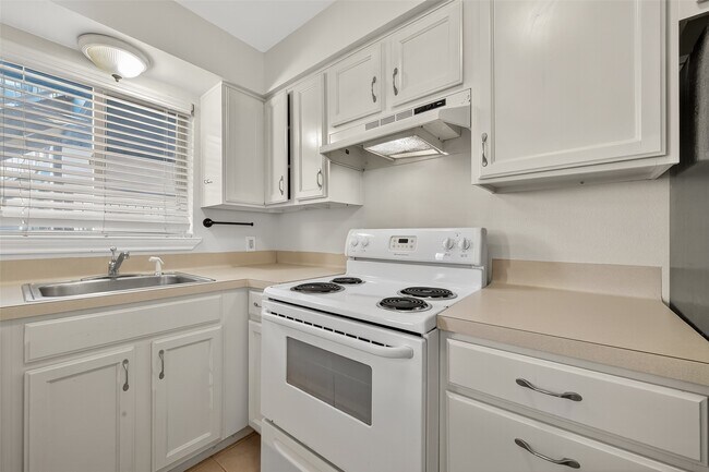 Building Photo - 2020 Huldy St