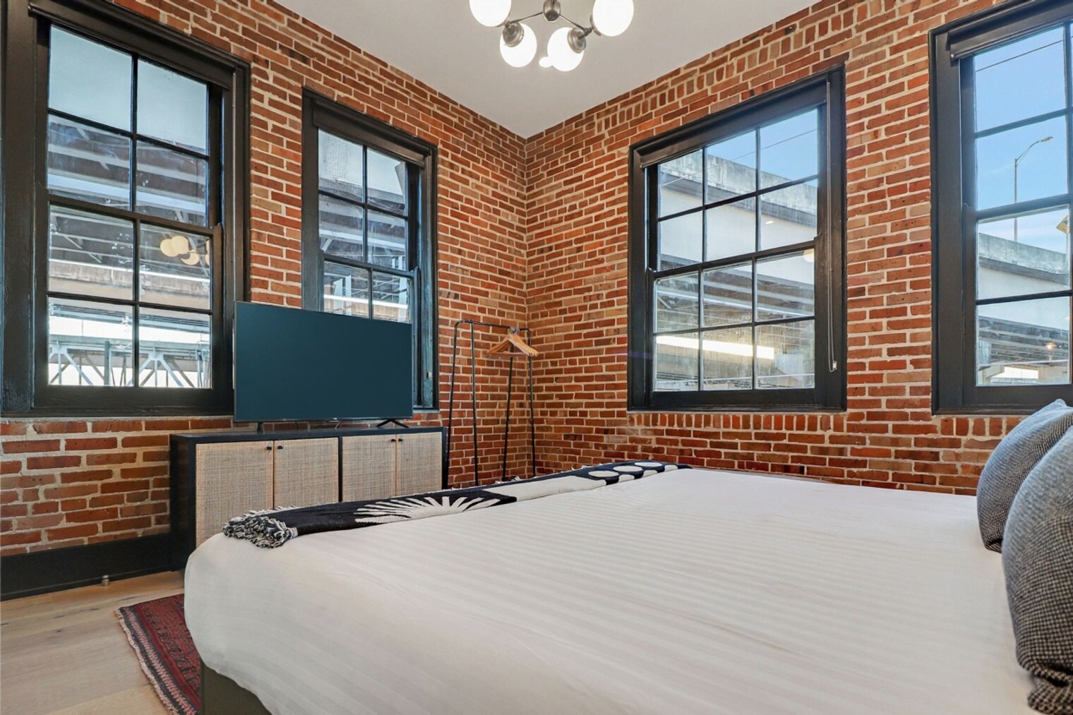 Building Photo - 1148 S Peters St