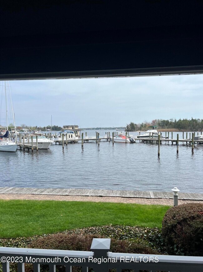 Building Photo - 85 E Water St