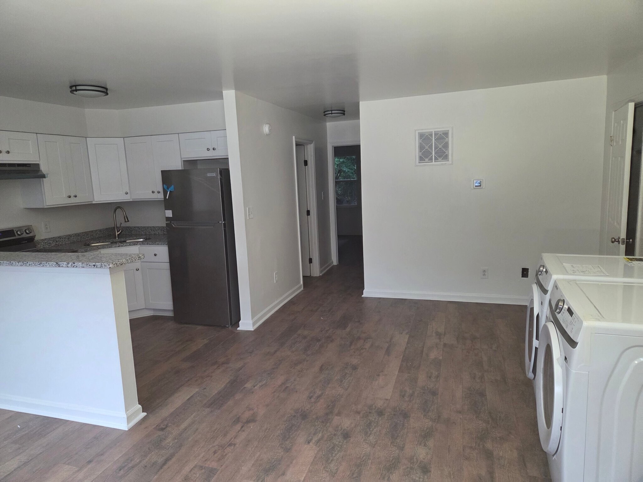 Building Photo - 1012 W 36th St