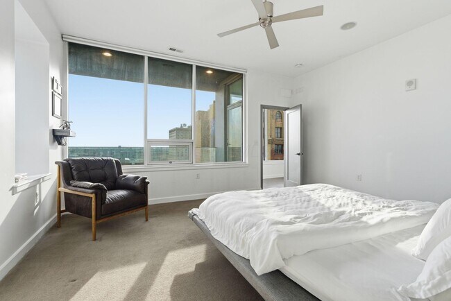 Building Photo - 145 N High St