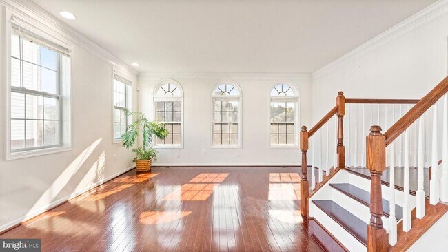 Building Photo - 23100 Dunlop Heights Terrace