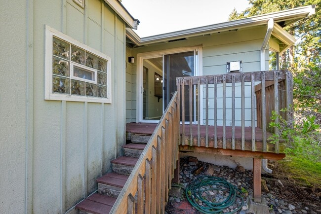 Building Photo - Spacious 4-Bedroom Home with Fireplace, Fenced Yard, and 2-Car Garage