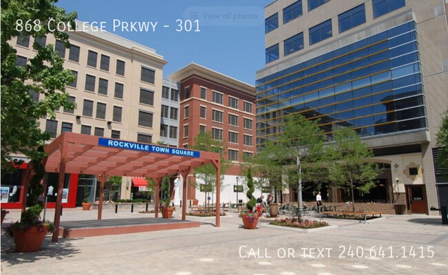 Building Photo - 868 College Pkwy