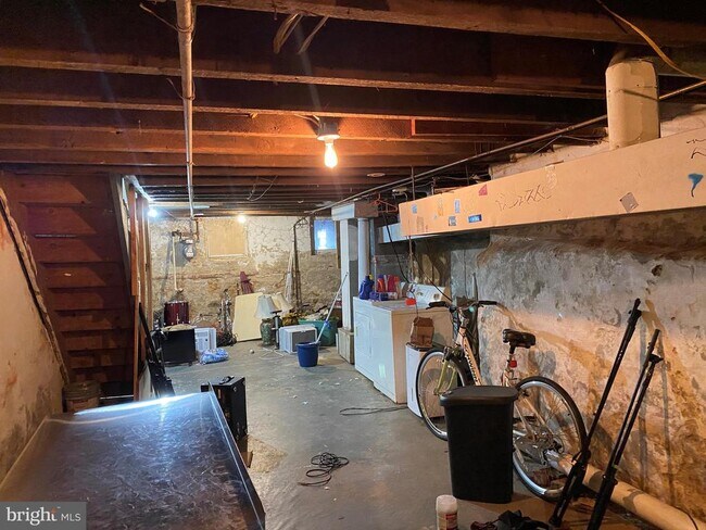 Building Photo - 3210 Haverford Ave