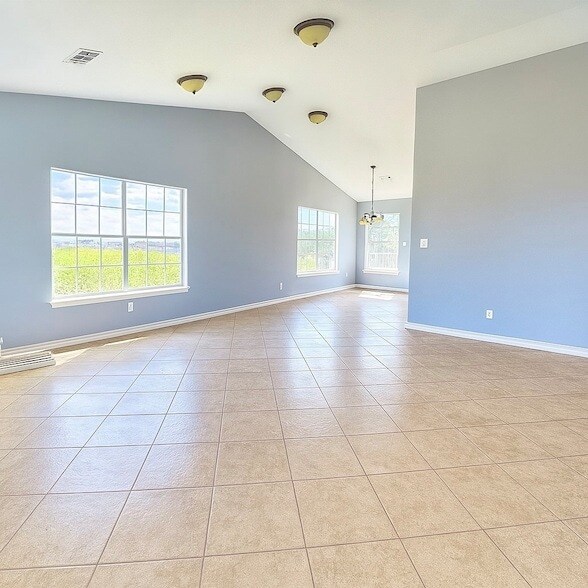 Building Photo - 1040 Darst Rd