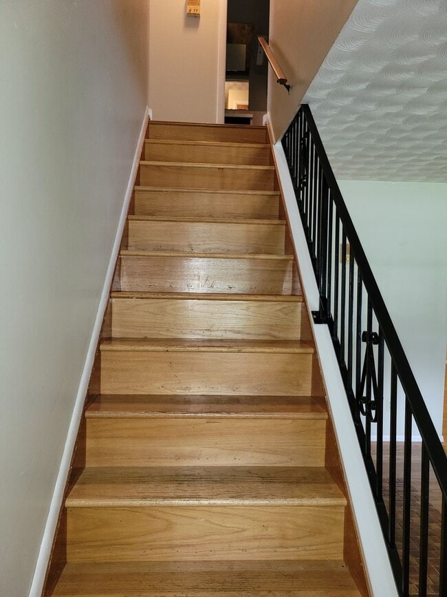 Building Photo - 3915 S Orchard Ct