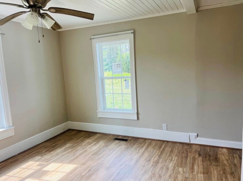 Building Photo - 1278 Valley Ct