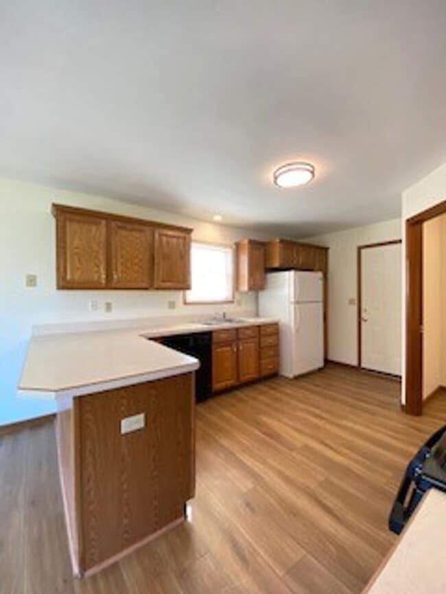 Building Photo - 3 Bedroom/2 Bathroom Home in the Gardens!