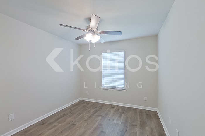 Building Photo - 405 Mango Dr
