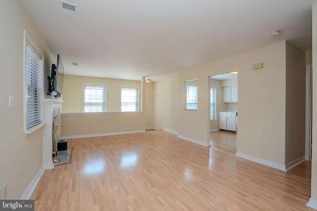 Building Photo - 6202 Cedar Ct