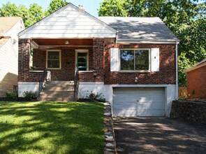 Building Photo - Updated 3 Bed 2 Bath Home