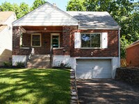 Building Photo - Updated 3 Bed 2 Bath Home