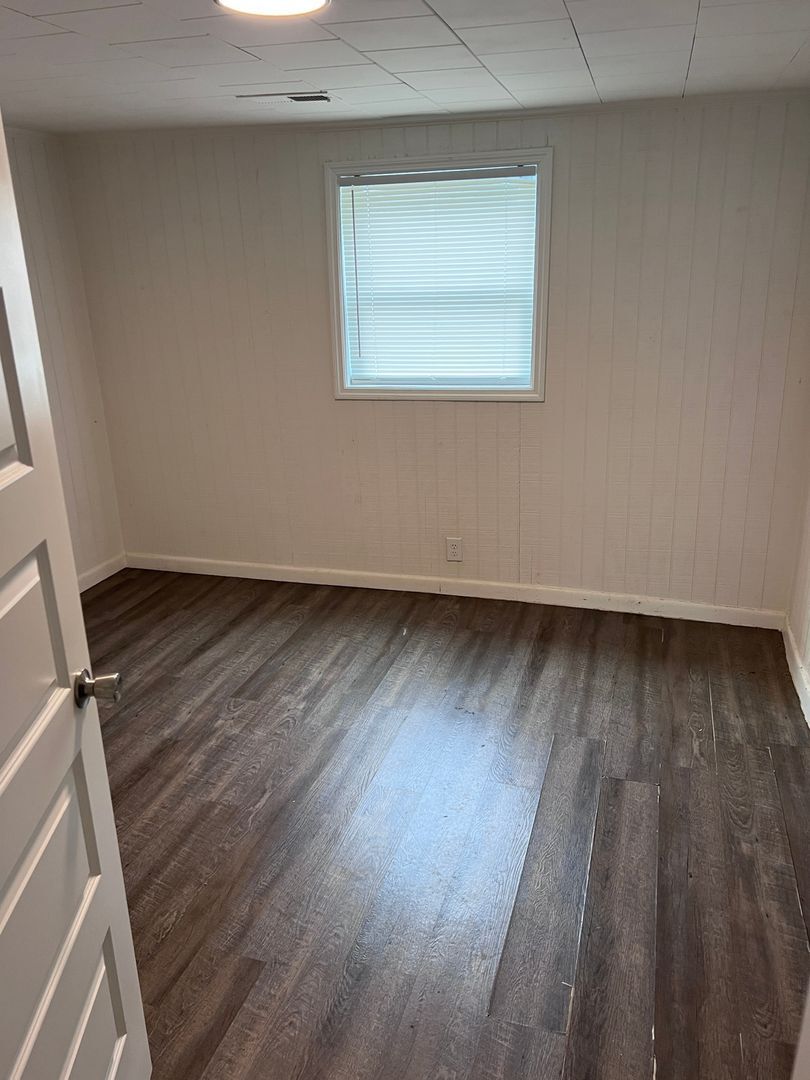 Building Photo - 4305 10th Ave