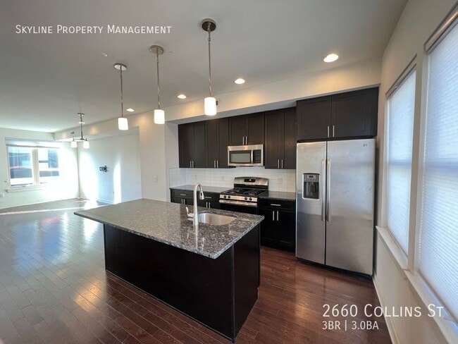 Building Photo - 2660 Collins St