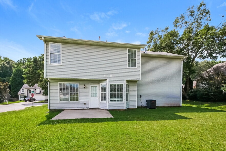 Building Photo - 255 Summer Hill Cir